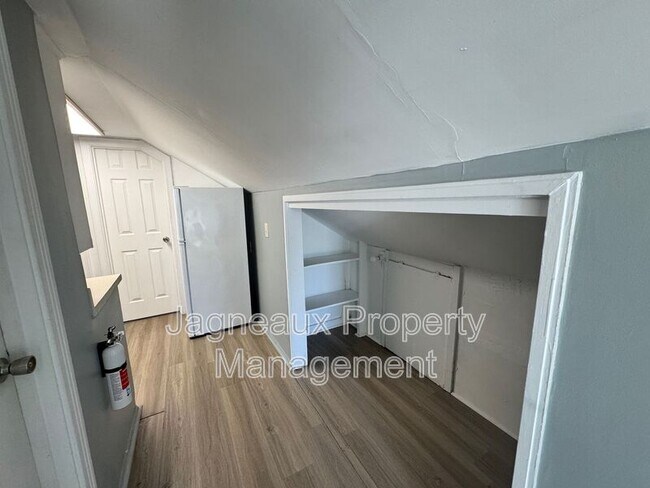 Foto del edificio - 415 Ash St