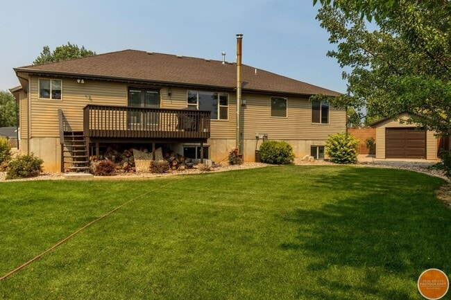 Building Photo - Charming home