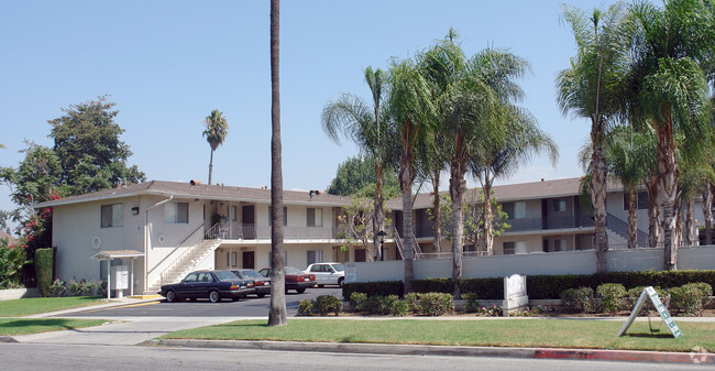 Building Photo - Las Palmas Apartments