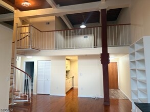 Building Photo - 262 Main St