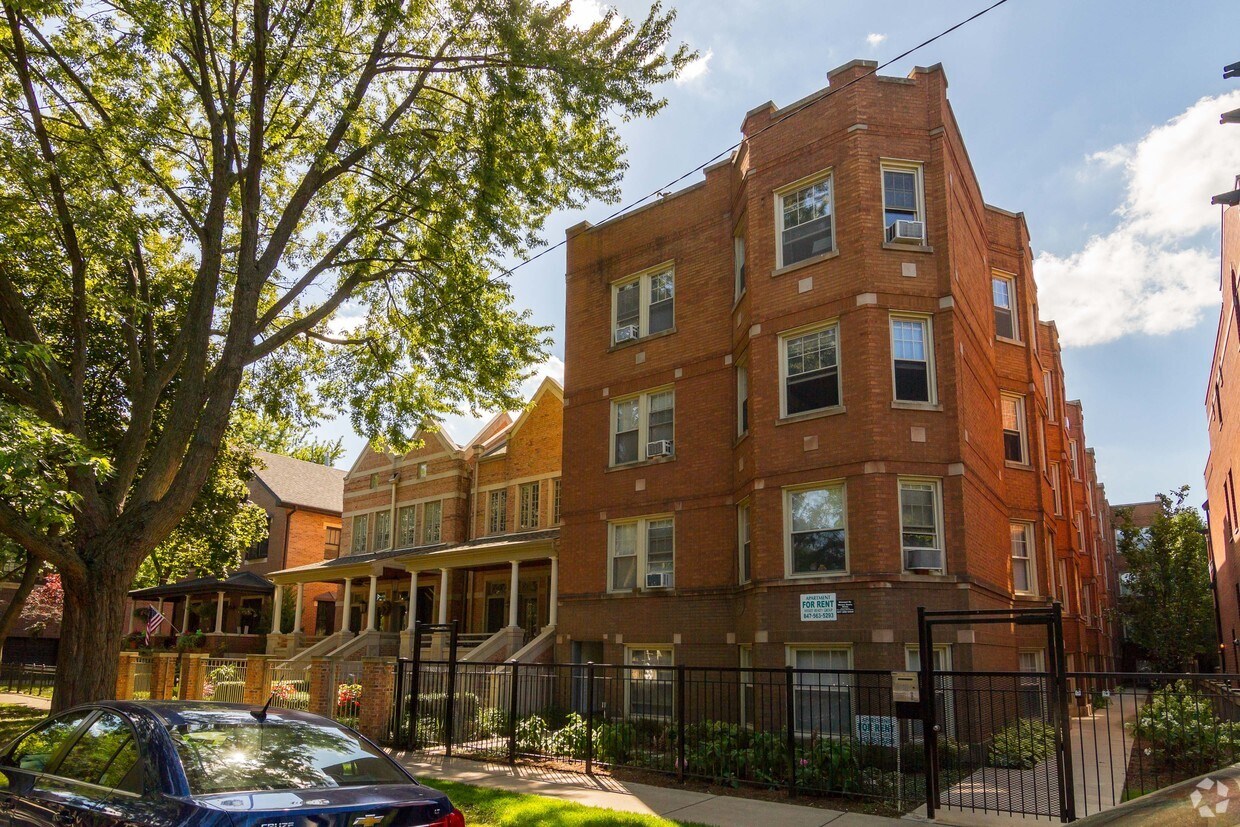 Building Photo - 3824 N Janssen Ave