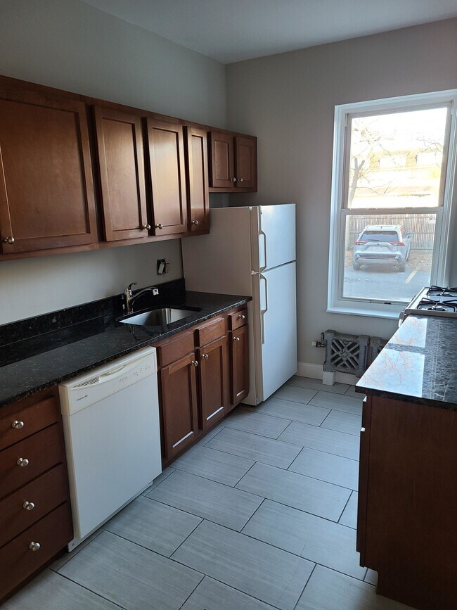 Foto del edificio - 4 Farrington Ave