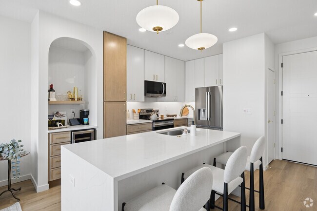 1 dormitorio, 1 baño - 724 pies cuadrados - Cocina y comedor - The Winston at Five Fountains