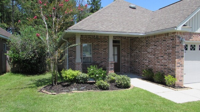 Building Photo - 4 BEDROOM IN D'IBERVILLE