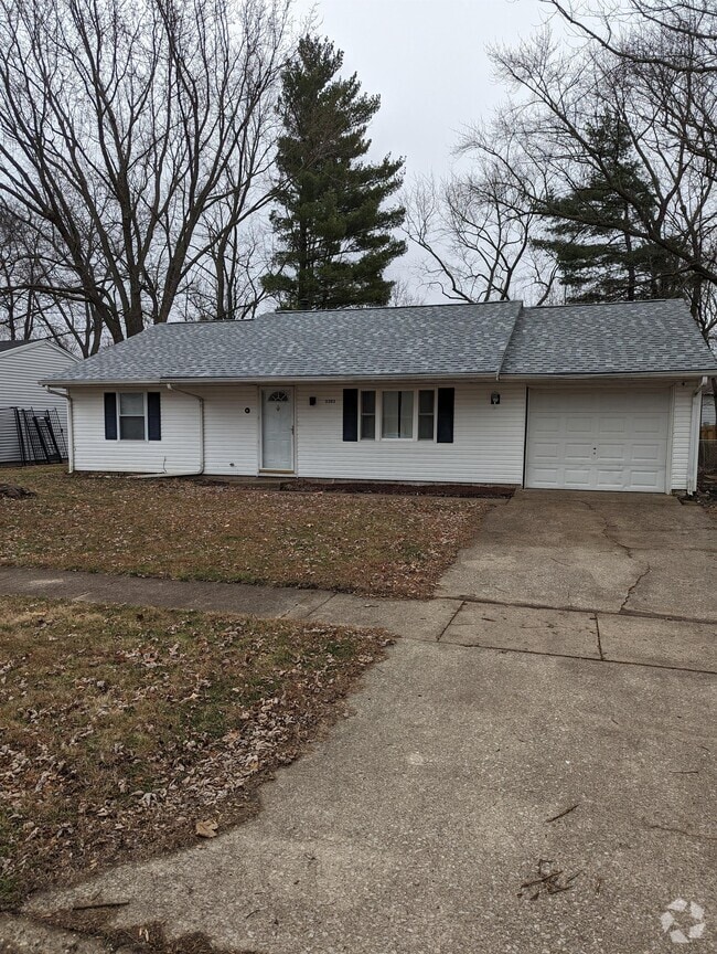 Building Photo - 3303 Sylvan Dr