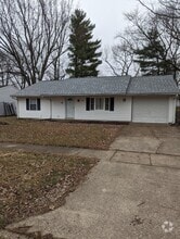 Building Photo - 3303 Sylvan Dr