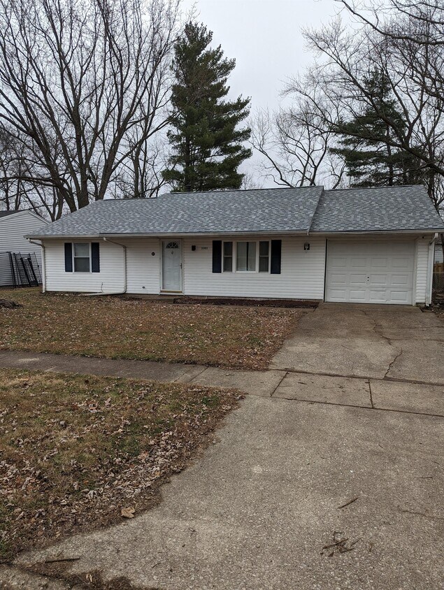 Primary Photo - 3303 Sylvan Dr