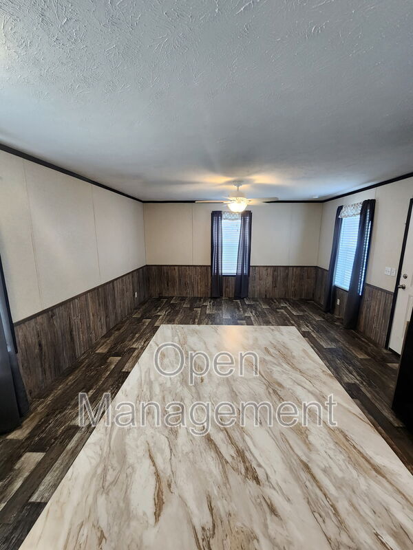 Foto del edificio - 511 E 1st St