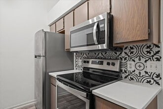 Building Photo - 1705 Crossing Pl