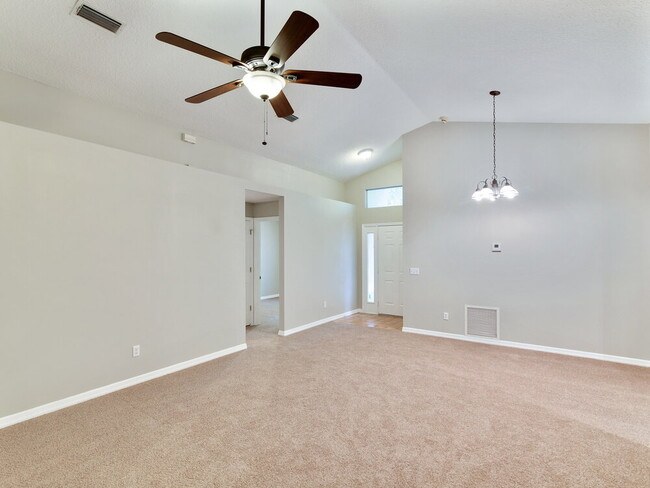 Building Photo - 343 S Lancelot Ave