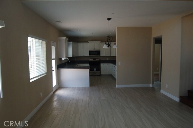 Foto del edificio - 17565 Owen St