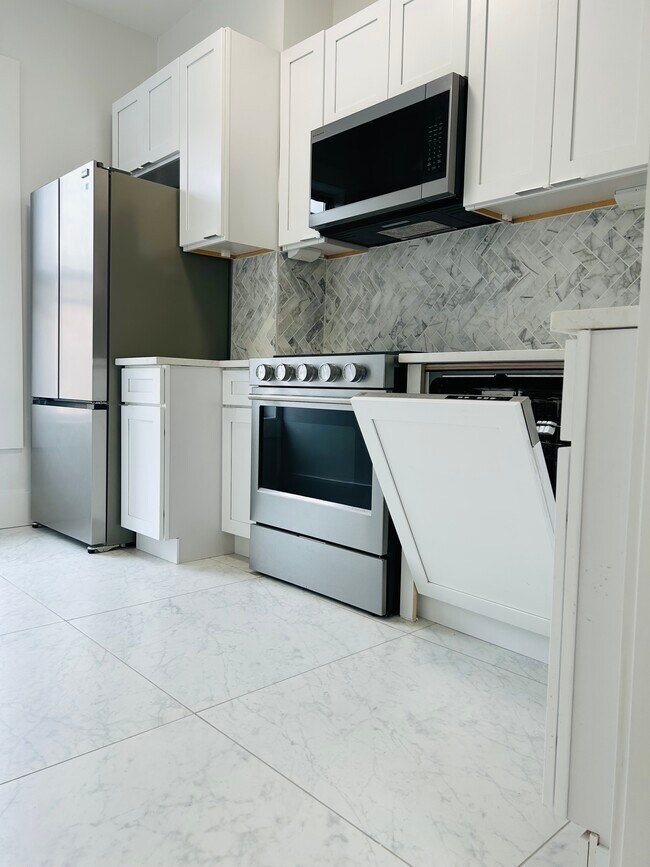 Foto del edificio - 150 E 32nd St