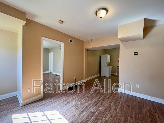 Foto del edificio - 5 Robert Allman Rd