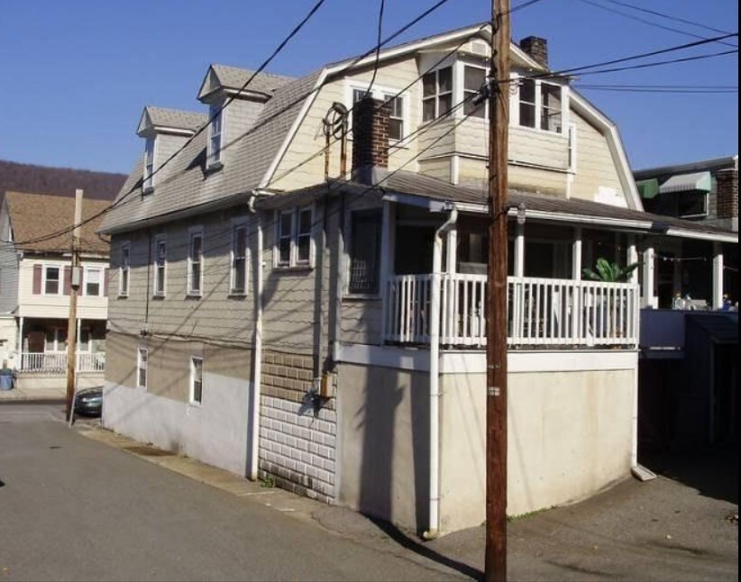 Primary Photo - 111 W Mill St