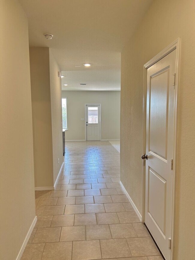 Building Photo - BRAND NEW, GORGEOUS 2 STORY 4 BED/3BATH RE...
