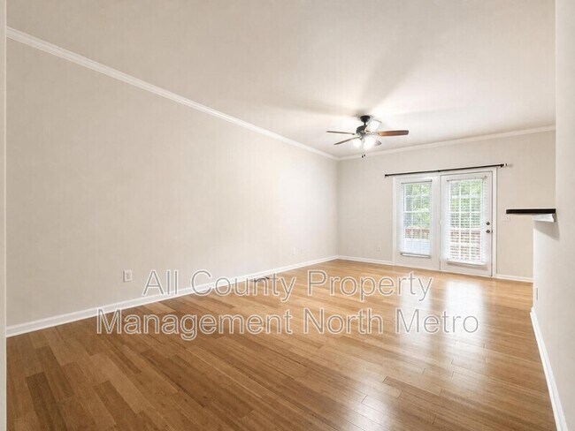 Building Photo - 2623 Cedar Dr