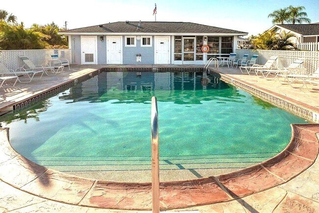 Foto del edificio - 3300 Loveland Blvd