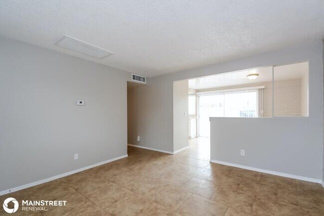 Foto del edificio - 8405 E Louise Dr, Tucson, AZ 85730