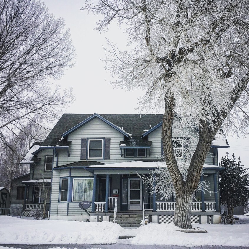 Primary Photo - 103 W Maple St