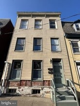 Building Photo - 138 S Queen St
