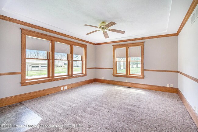 Living Room - 602 S Lansing St