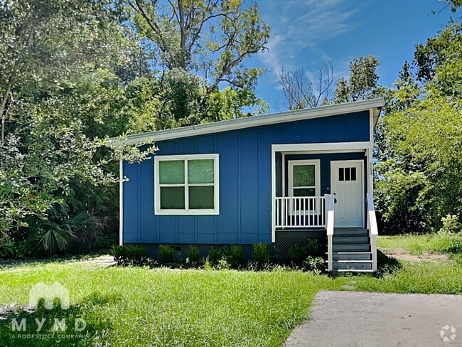 Building Photo - 3230 Deason Ave