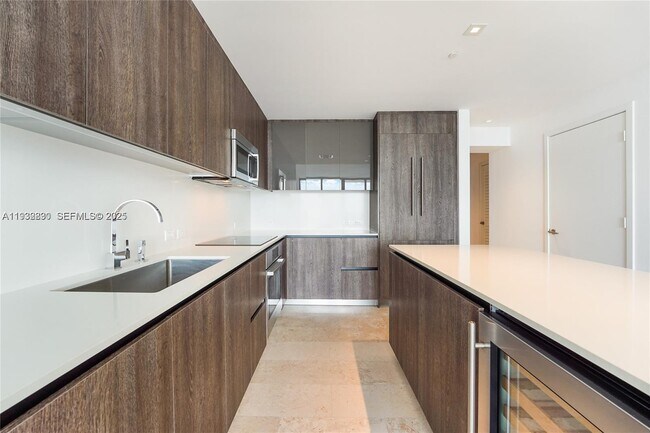 Foto del edificio - 88 SW 7th St