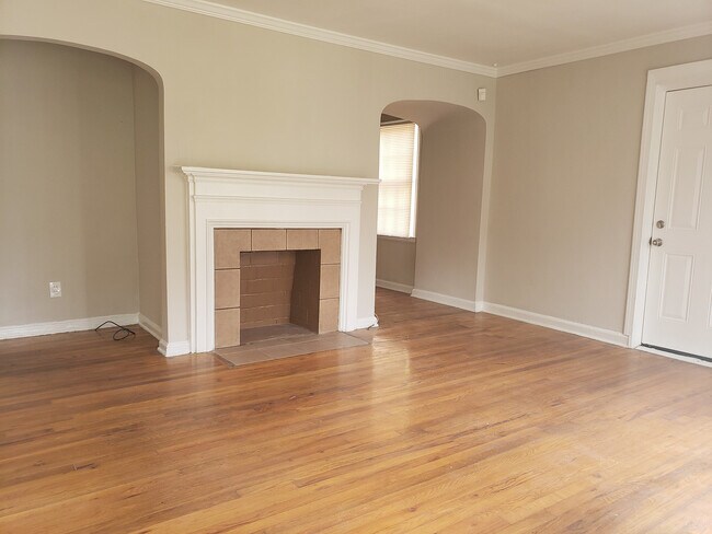 Foto del edificio - 3 Bedroom Westwood Terrace Bungalow (Sorry, No Section 8)