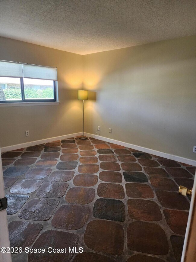 Foto del edificio - 1145 N Shannon Ave