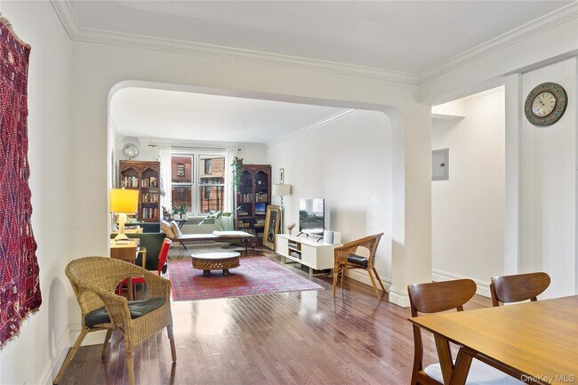 Foto del edificio - 73-12 35th Ave