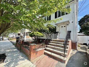 Building Photo - 47 Estes St