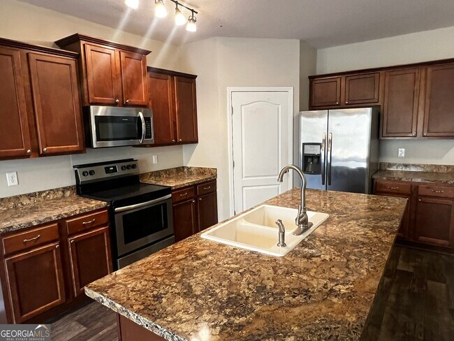 Building Photo - 214 Brooklet Cir