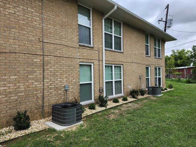 Foto del edificio - 306 W Avenue D