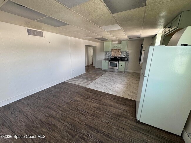 Building Photo - 808 Forrest Ave