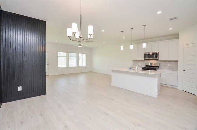 Building Photo - 31707 Hallington Hl Ln