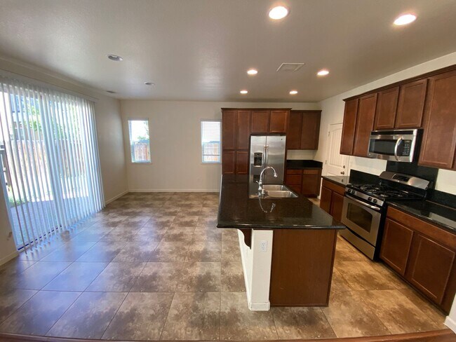 Building Photo - SE Reno - Damonte Ranch - 4 Beds 3 Baths