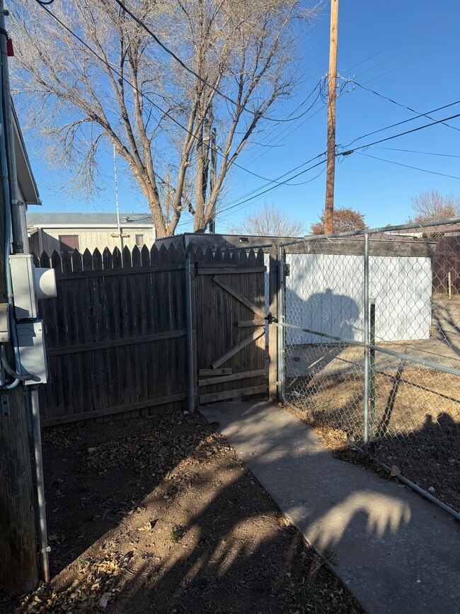 Building Photo - 4611 Pond Dr