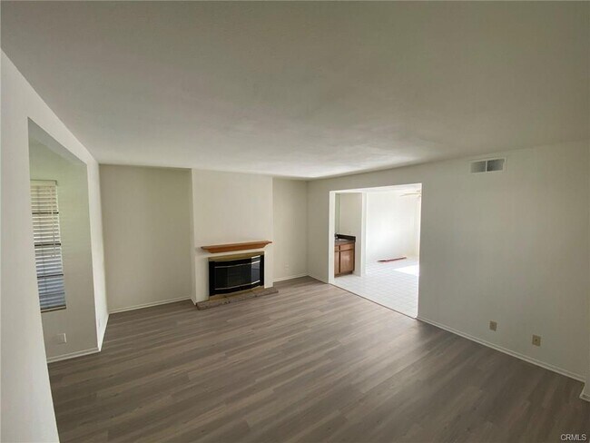 Building Photo - 1161 S Paula Dr