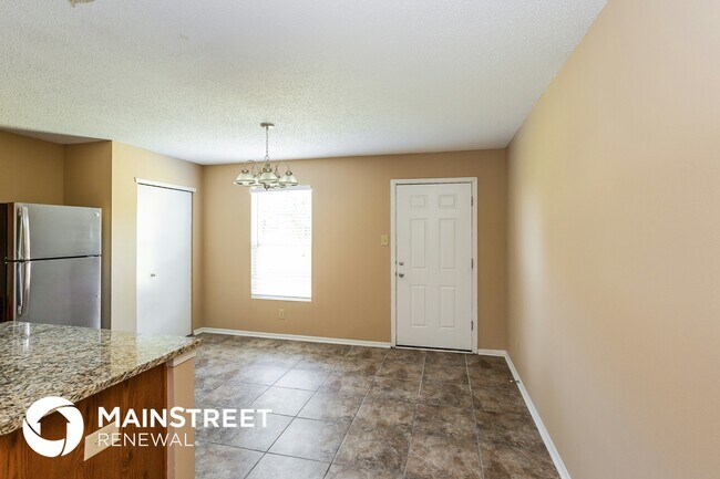Foto del edificio - 8339 Adams Mills Pl