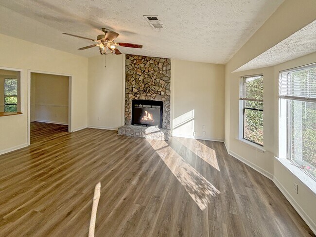 Foto del edificio - 3766 Saddle Ridge Dr SW