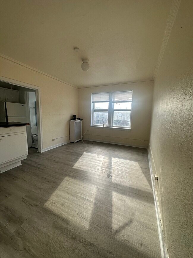 Foto del edificio - 633 W Deming Pl