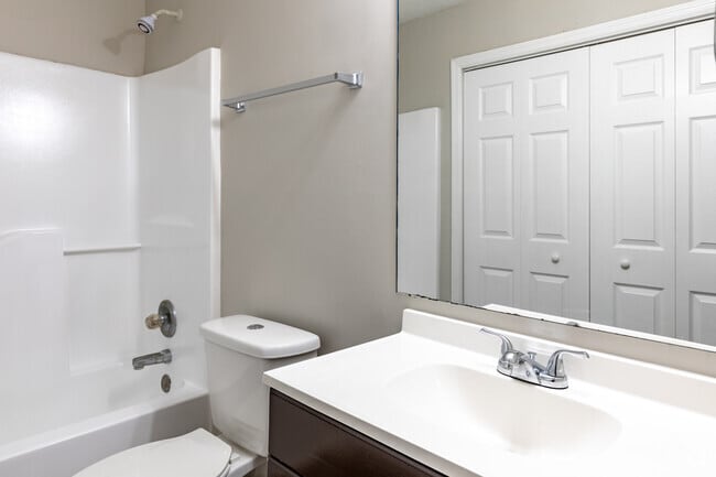 3BR, 1BA - 912SF Bath - Rosemary Place