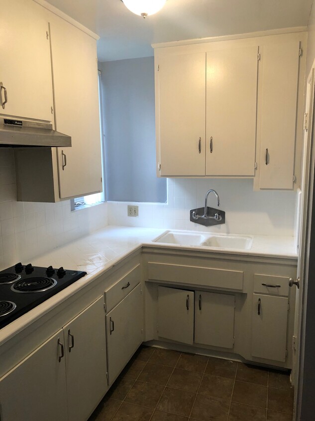Foto principal - 135 N Hillcrest Blvd