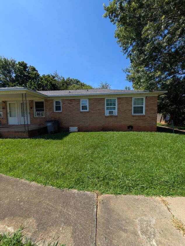 Foto principal - 1BD/1BA Unit in Lincolnton