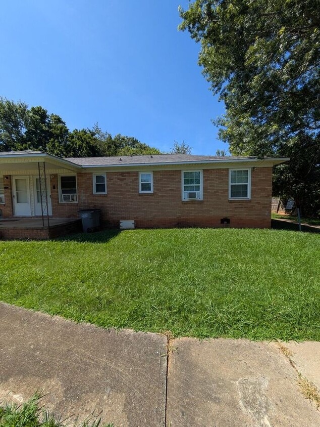 Primary Photo - 1BD/1BA Unit in Lincolnton