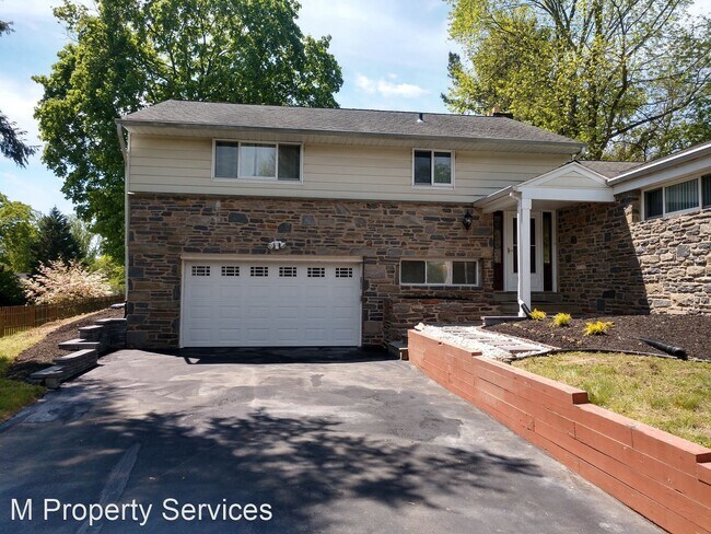 Building Photo - 4 br, 3 bath House - 602 Fairview Road
