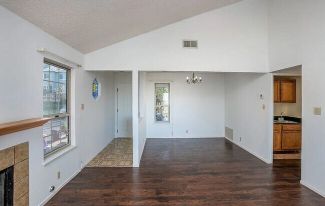 Foto del edificio - 620 Primrose Terrace