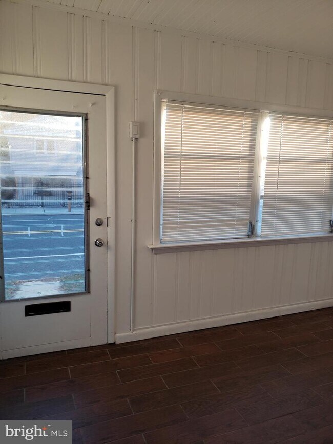 Building Photo - 49 Mays Landing Rd