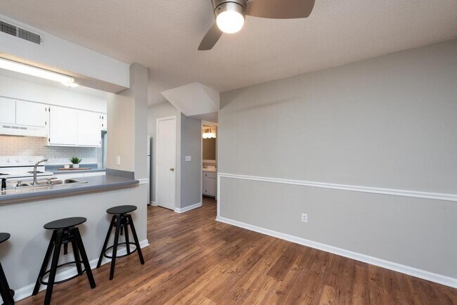 Foto del edificio - 1473 Nantahala Blvd