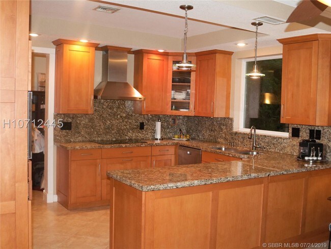 Building Photo - 910 Natures Cove Rd